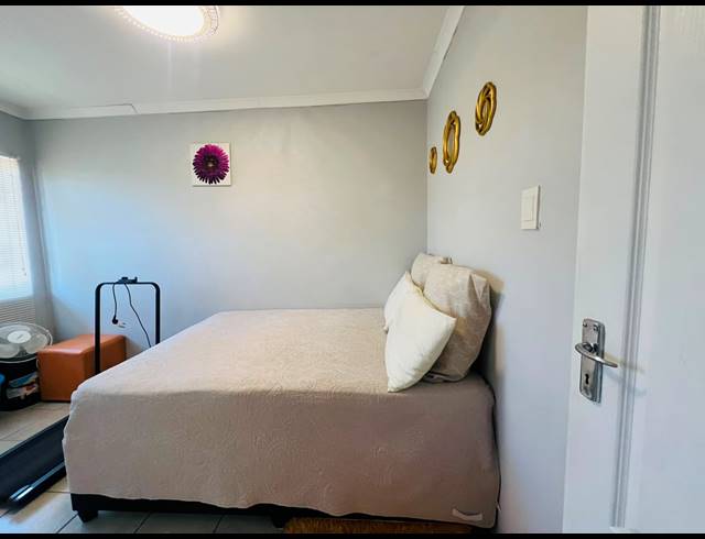 2 BEDROOM APARTMENT FOR SALE IN NEWLANDS EAST